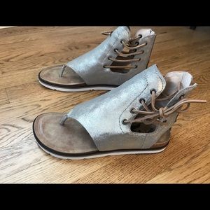 OTBT new in box silver and tan Locate zipper and lace sandals